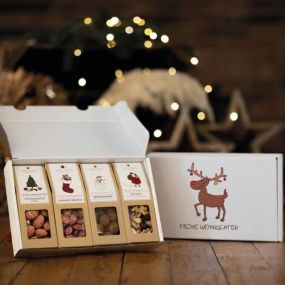 4 Weihnachts-Snacks im weißen Geschenkkarton als Werbeartikel