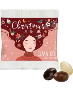 Schoko-Mandeln im Papiertütchen