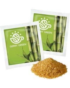 Brauner Zucker im Papiertütchen