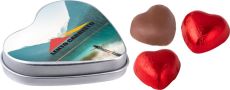 Herzförmige Dose mit Herz-Schokolade als Werbeartikel